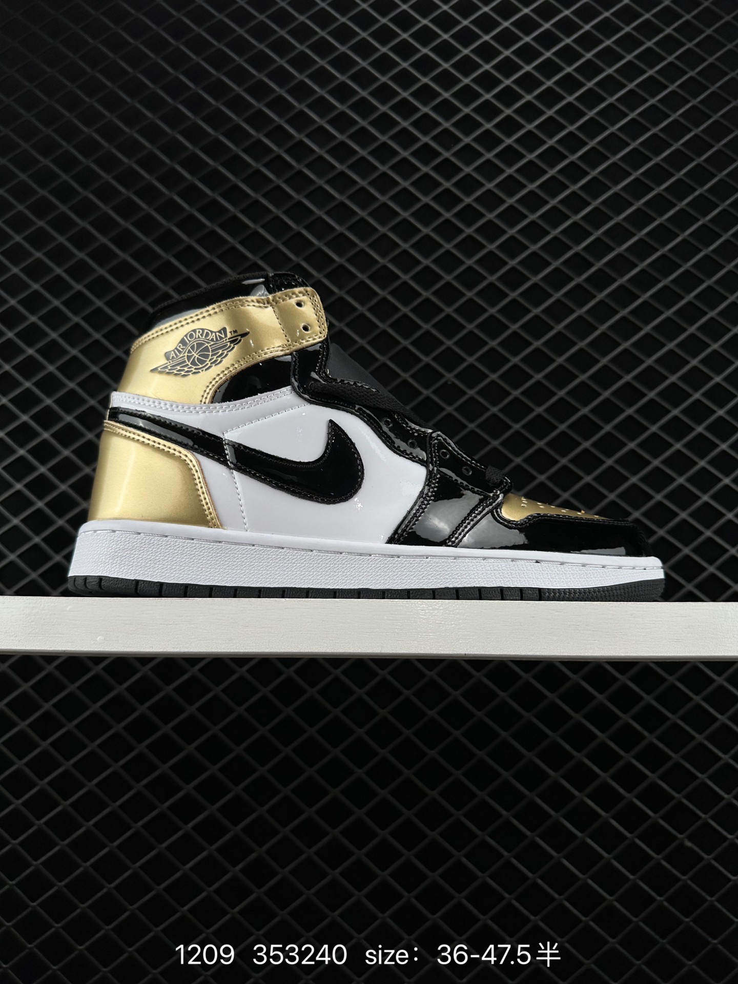 Nike Air Jordan 1 Retro High Nike Air Jordan 1 Retro High